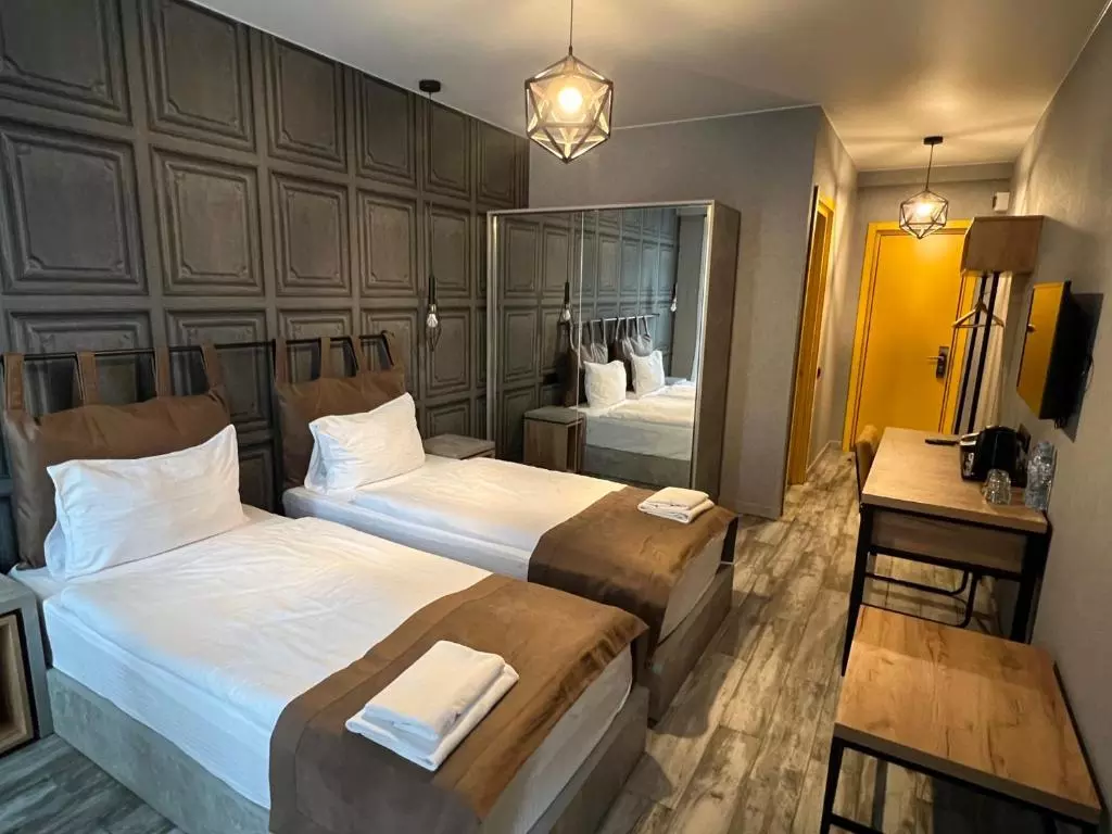 اتاق دو تخت هتل گودائوری لافت